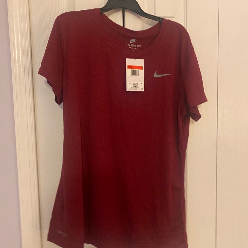 Brand new women’s Nike shorts sleeve red dry fit top